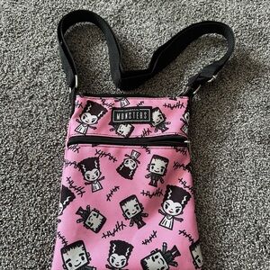 Bioworld Universal Monsters Crossbody Passport Bag